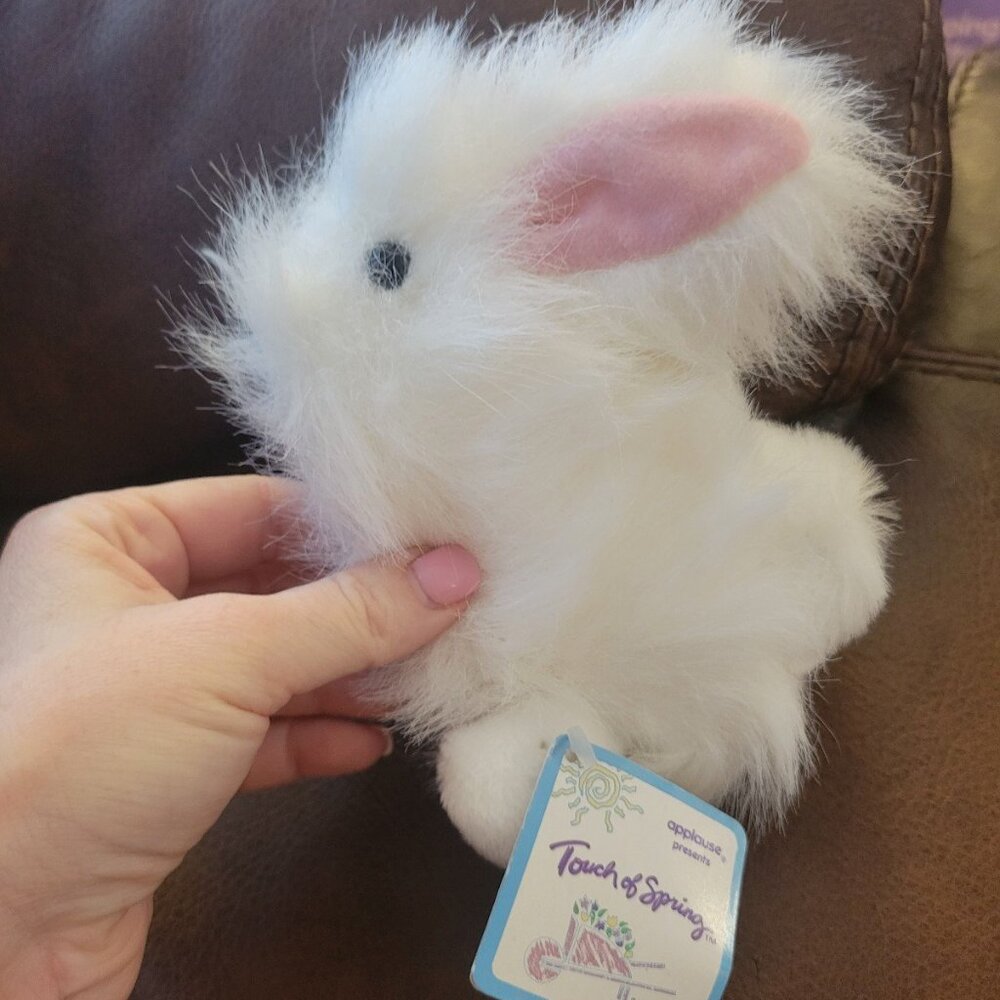 Applause Fuzzles Fluffy White bunny rabbit Plush Animal RARE Vintage. 7" tall.